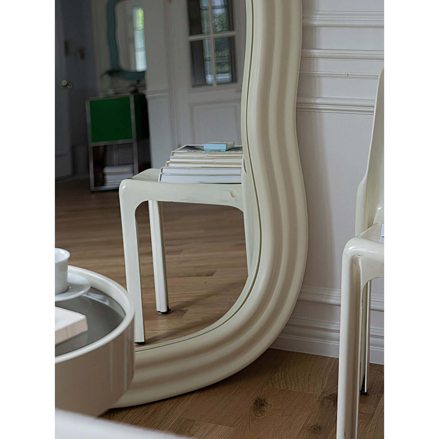 DELILAH MIRROR