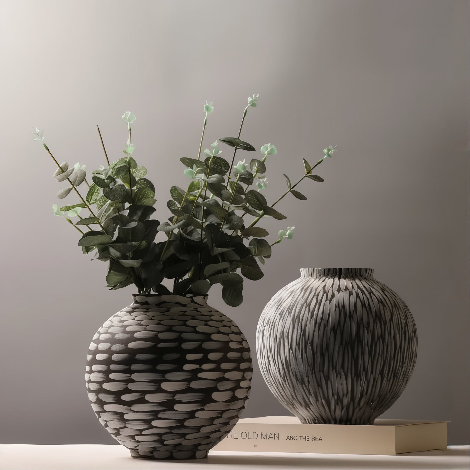 MINGXIA CERAMIC VASE