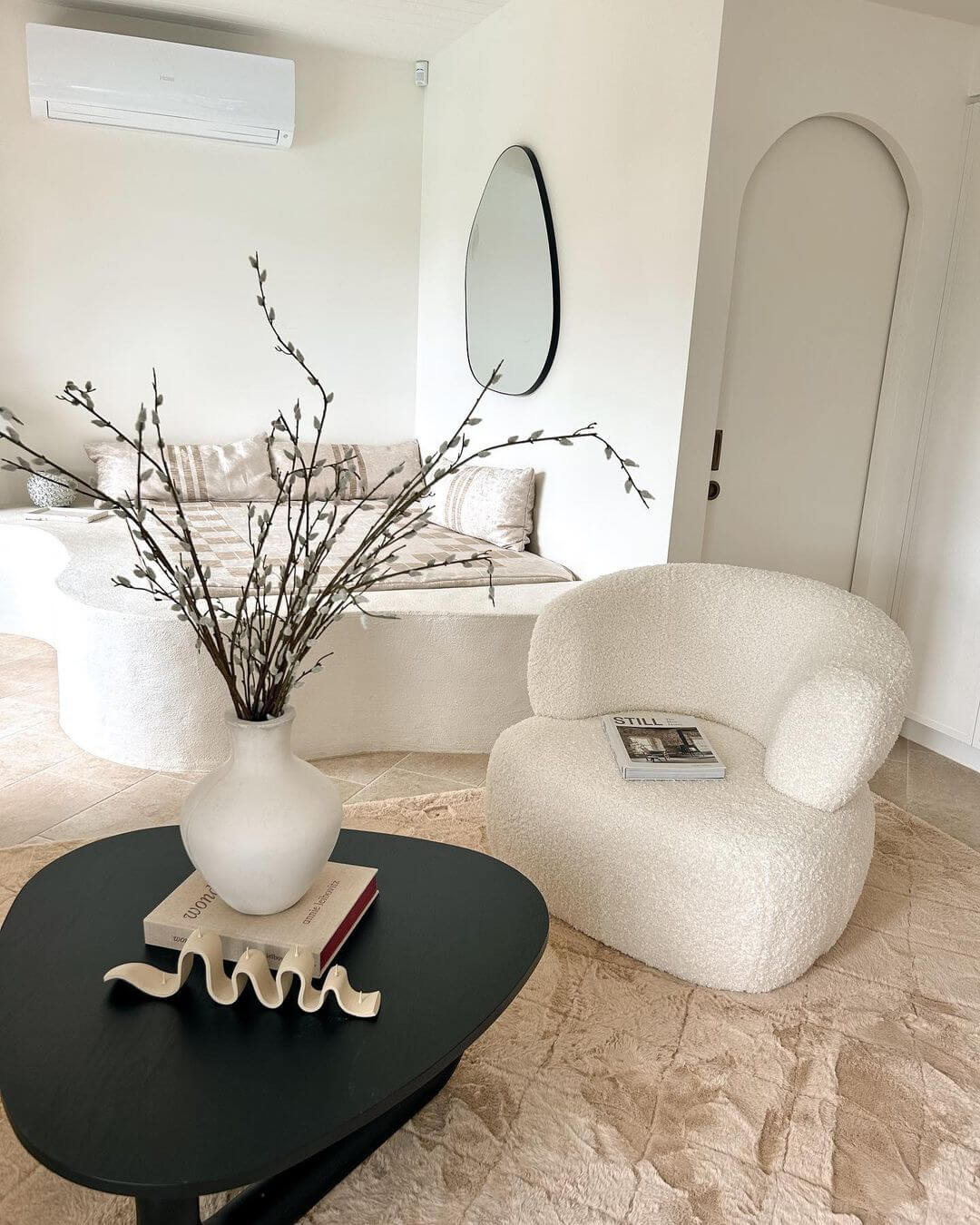 SIANI ARMCHAIR