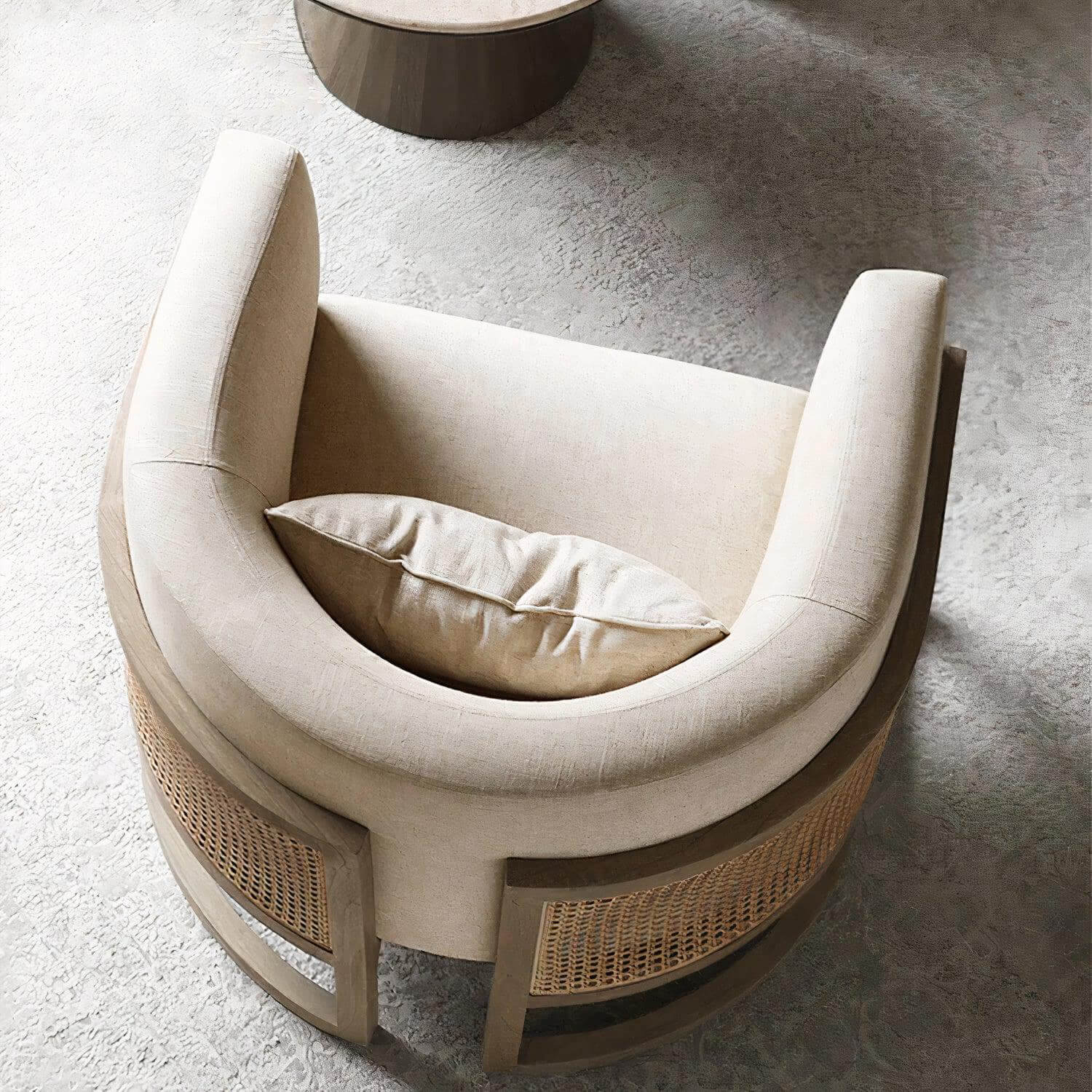 APRIL ARMCHAIR