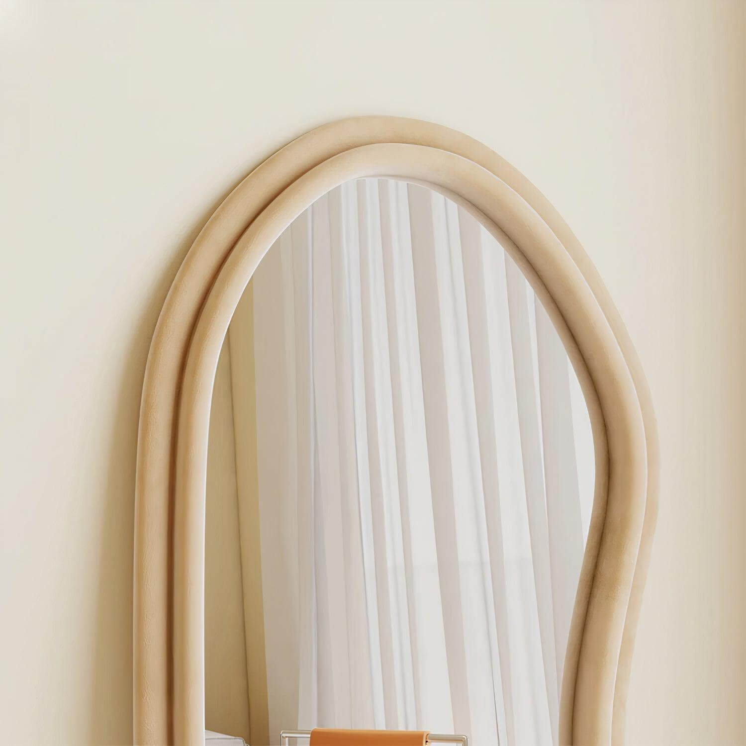JOYCE MIRROR