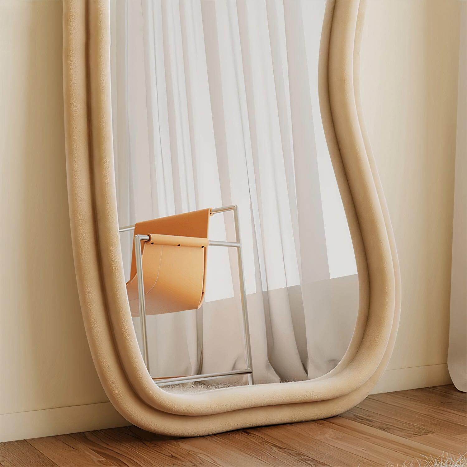 JOYCE MIRROR