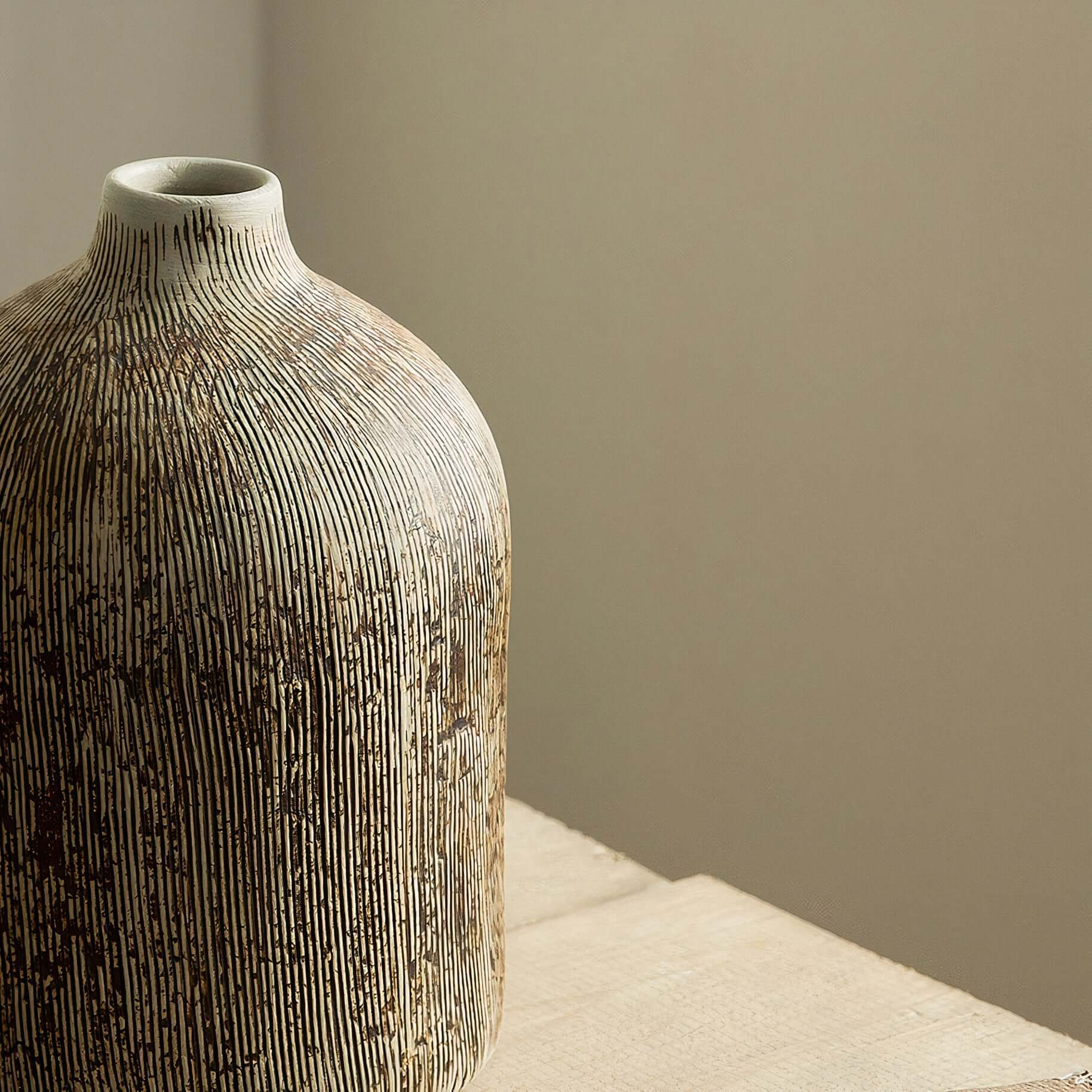 BLAKE VASE