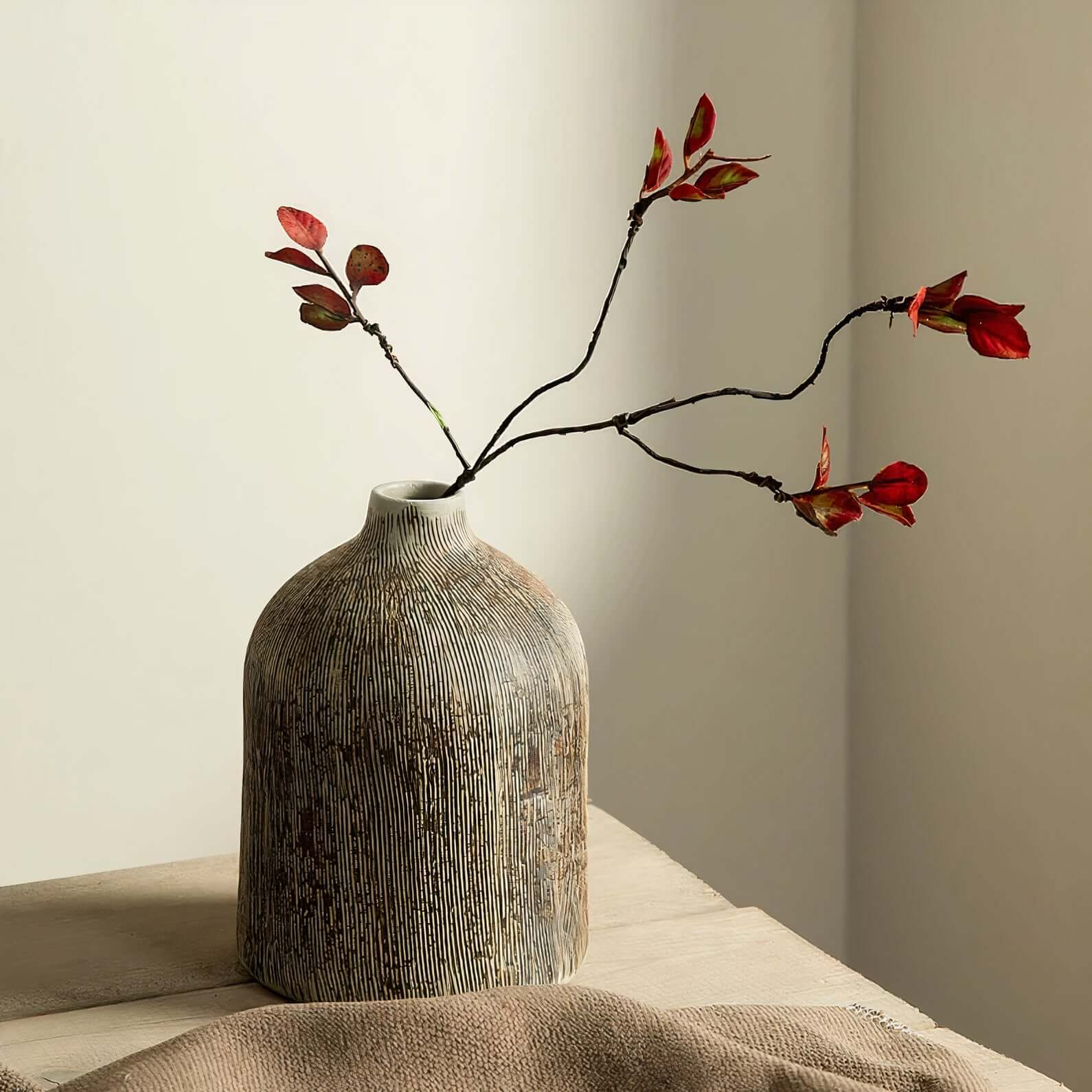 BLAKE VASE