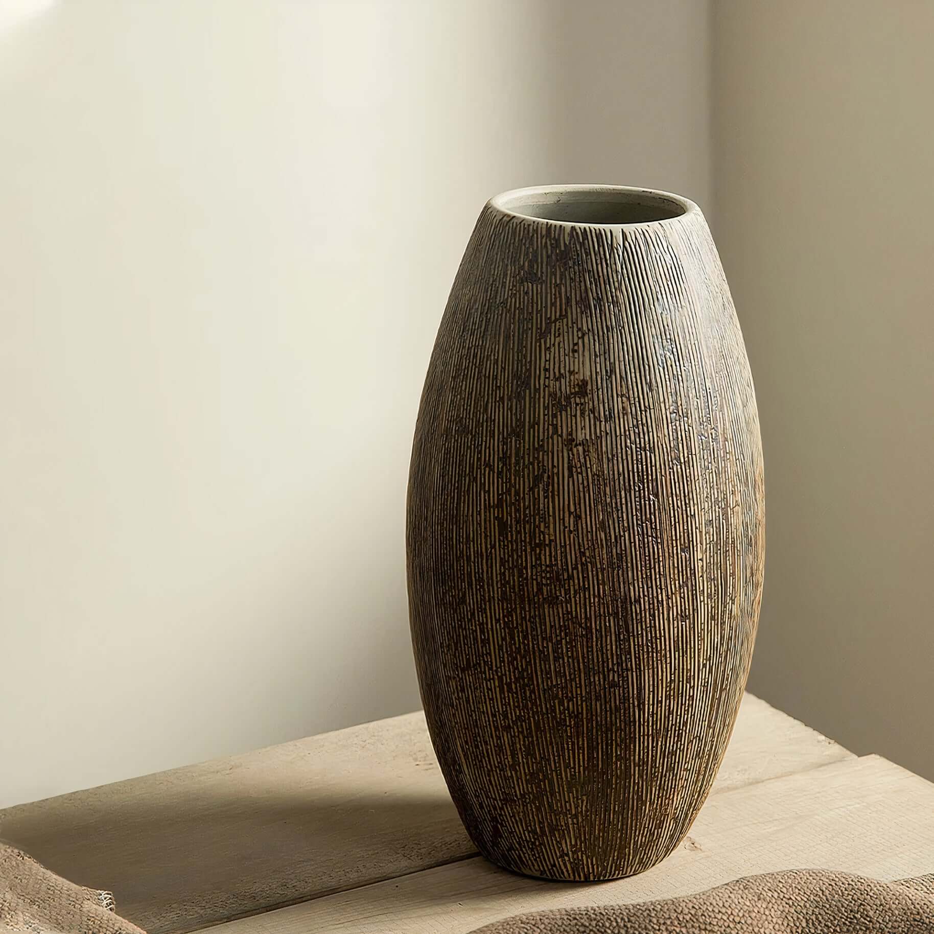 BLAKE VASE