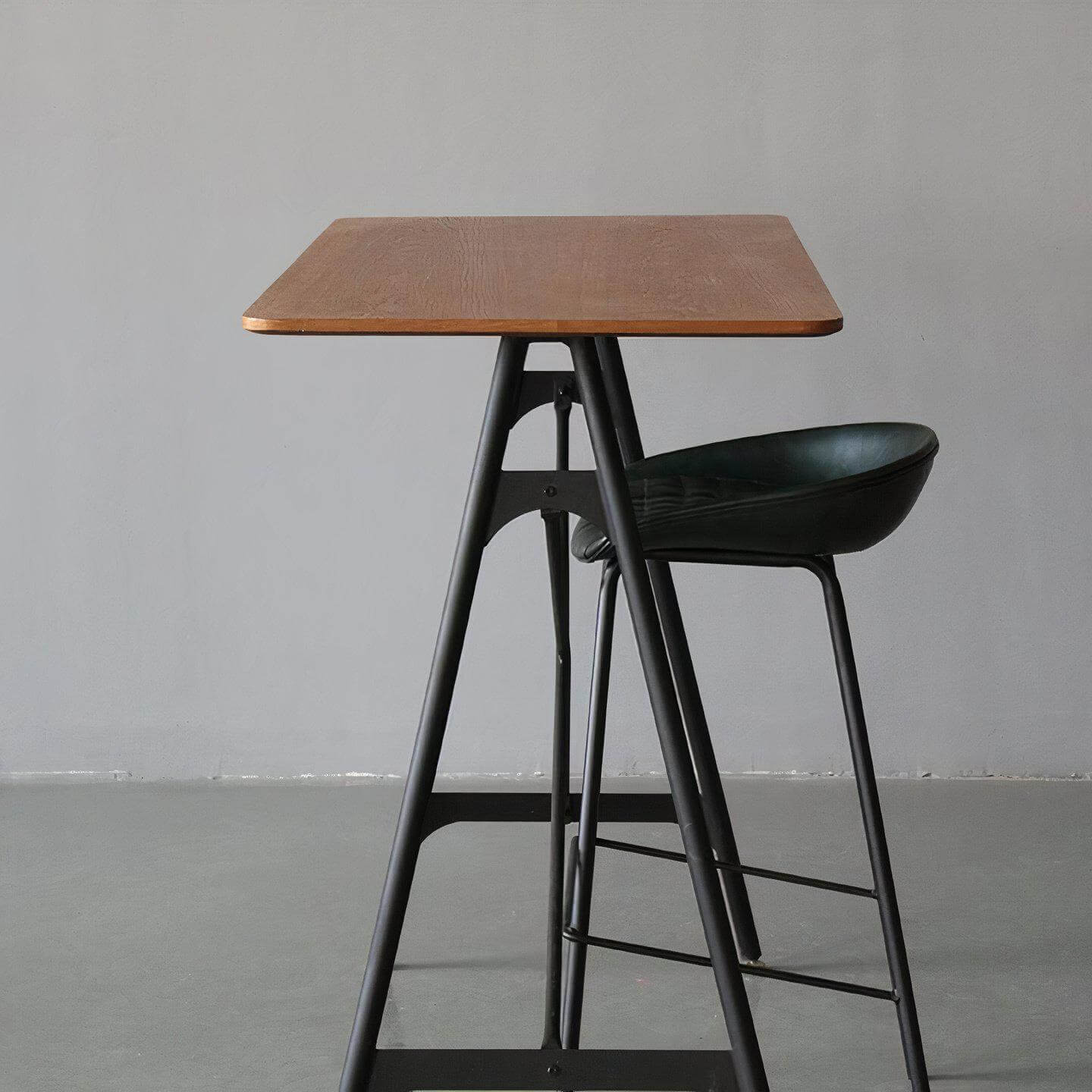 ZENDAYA BARSTOOL