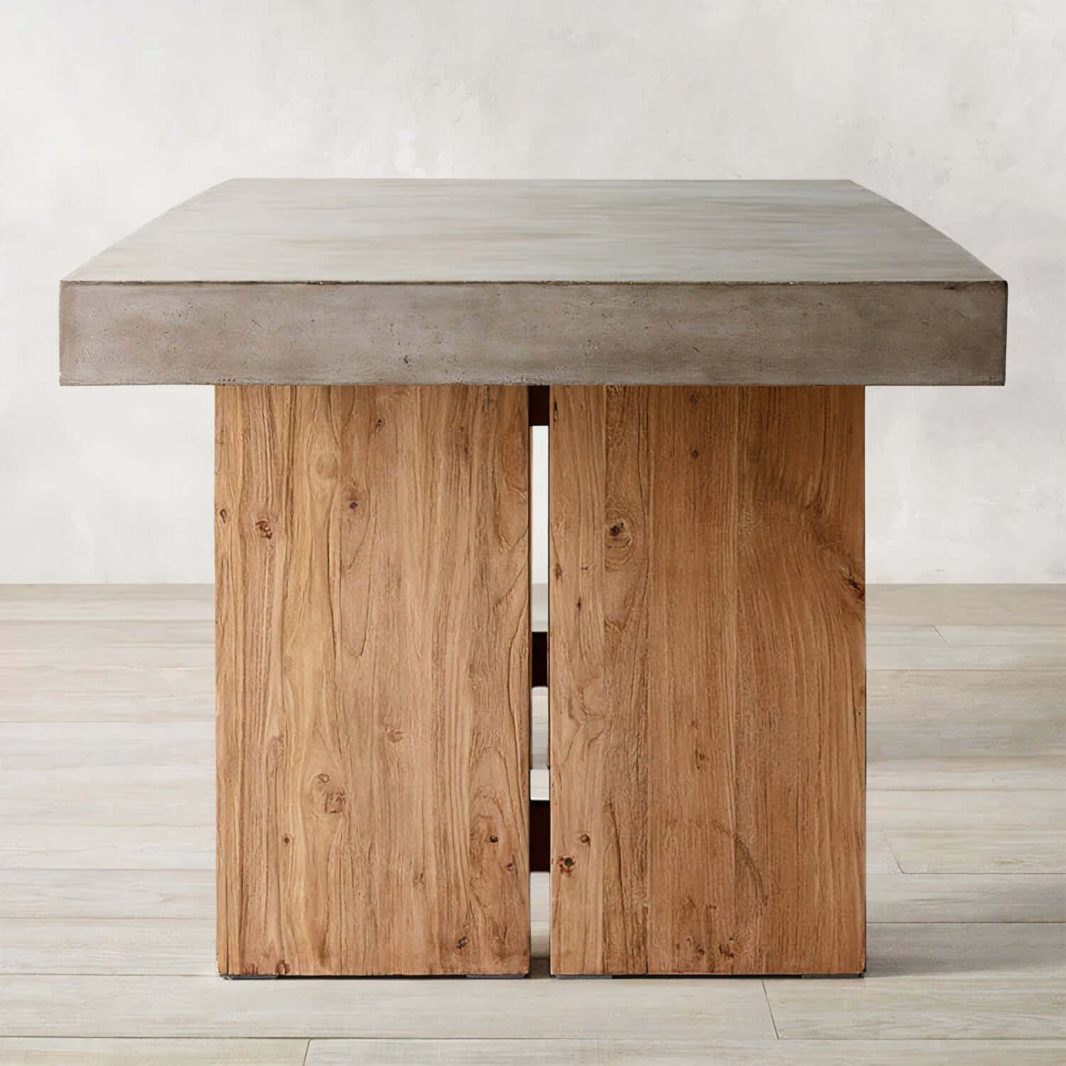 TELO DINING TABLE