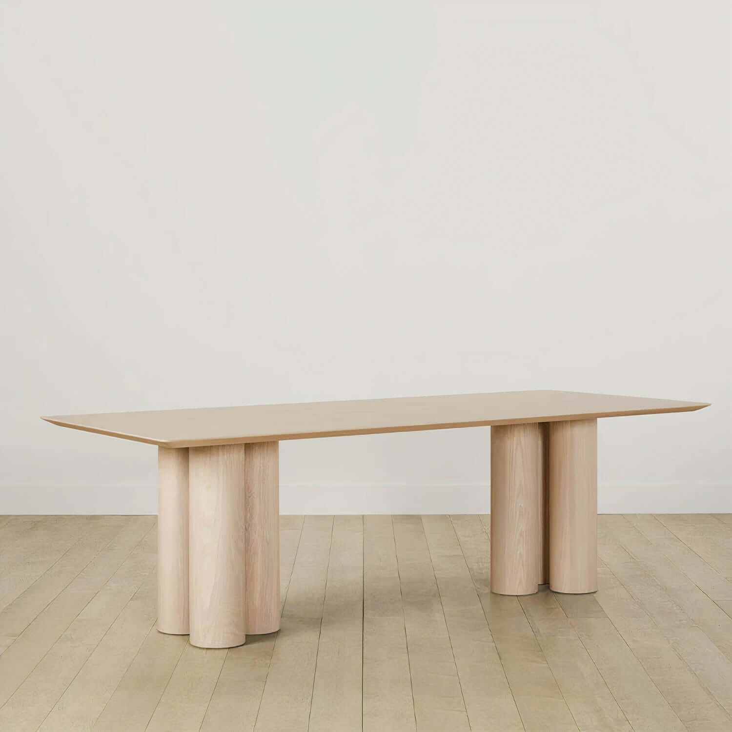 HUGO DINING TABLE