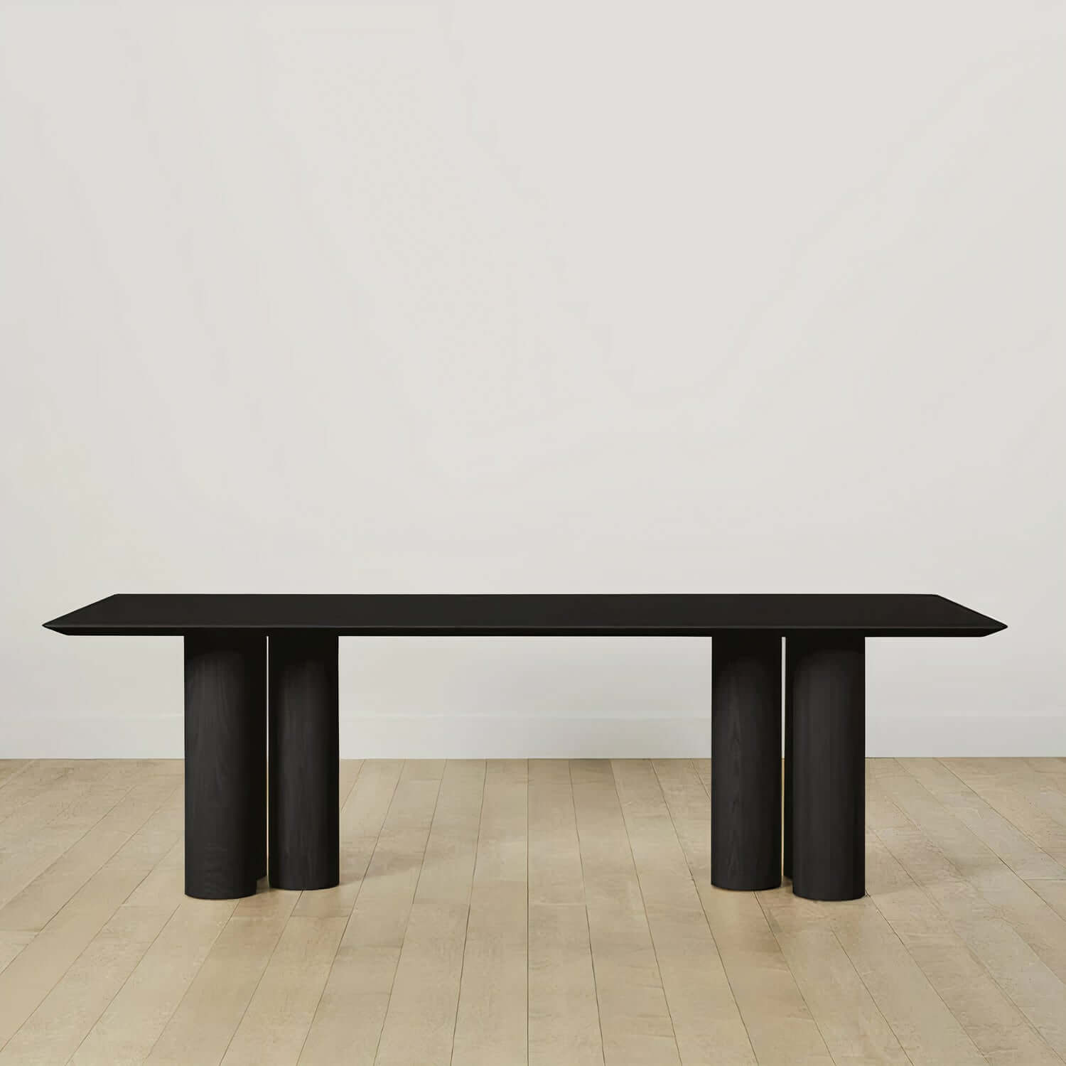 HUGO DINING TABLE