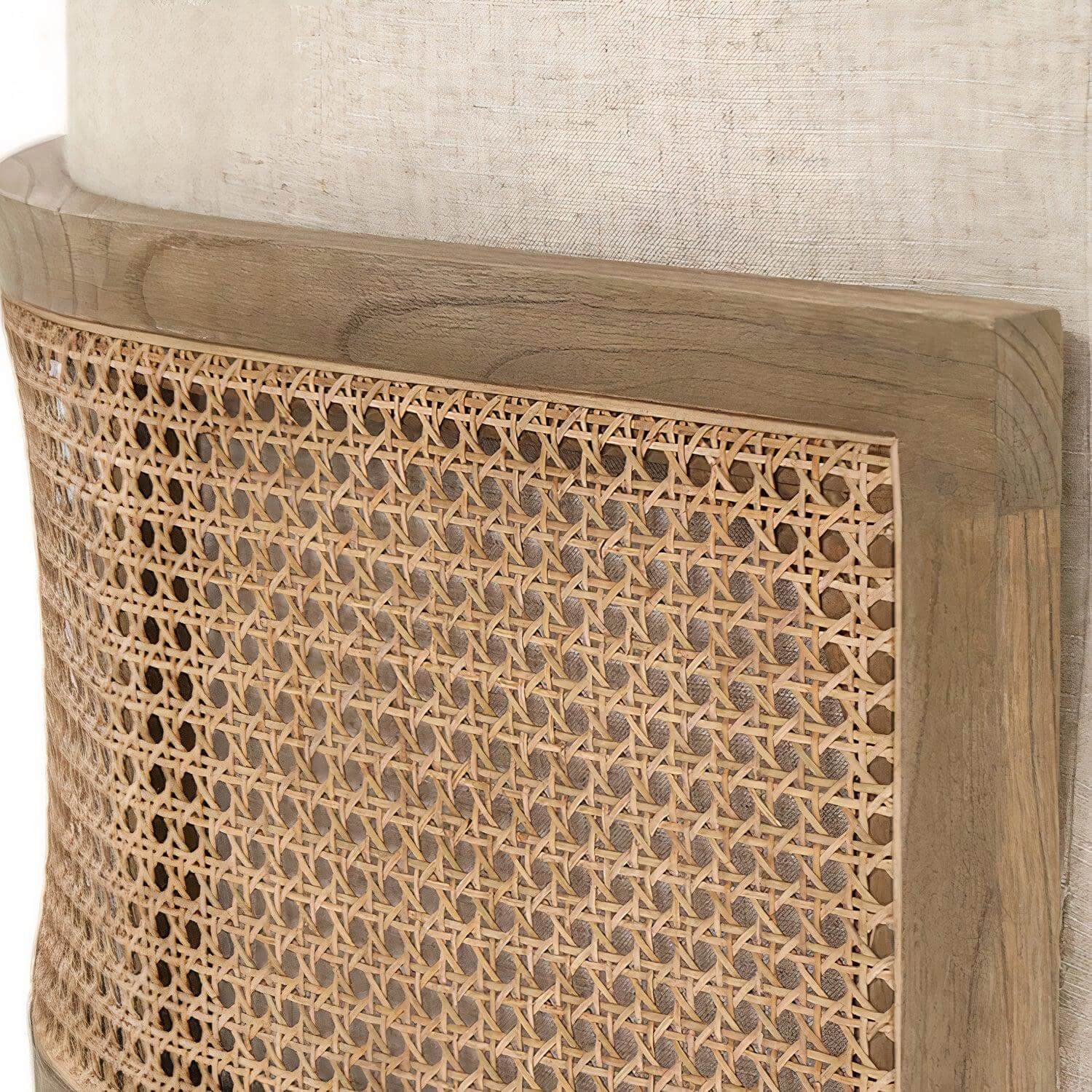 APRIL ARMCHAIR