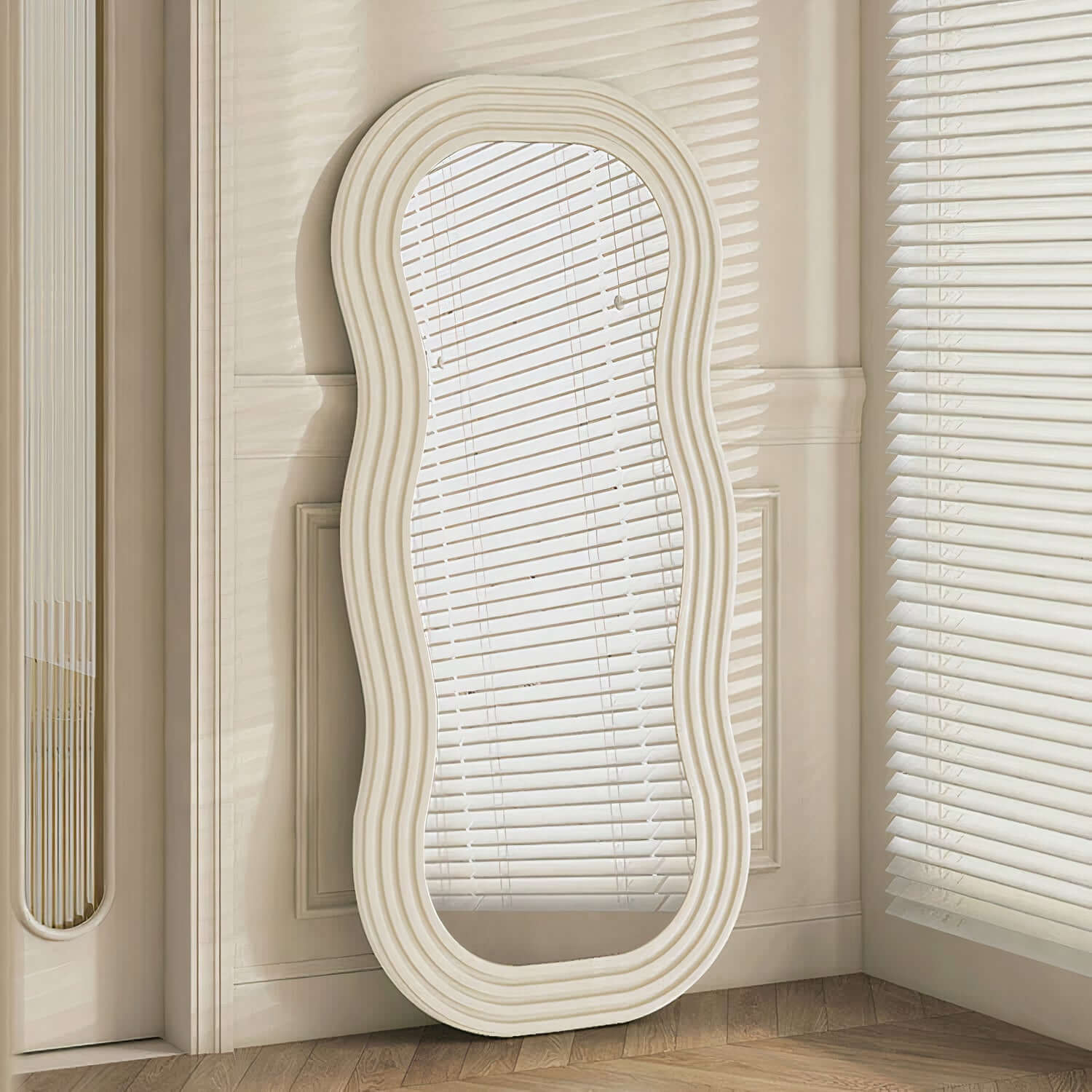 SIMONE MIRROR