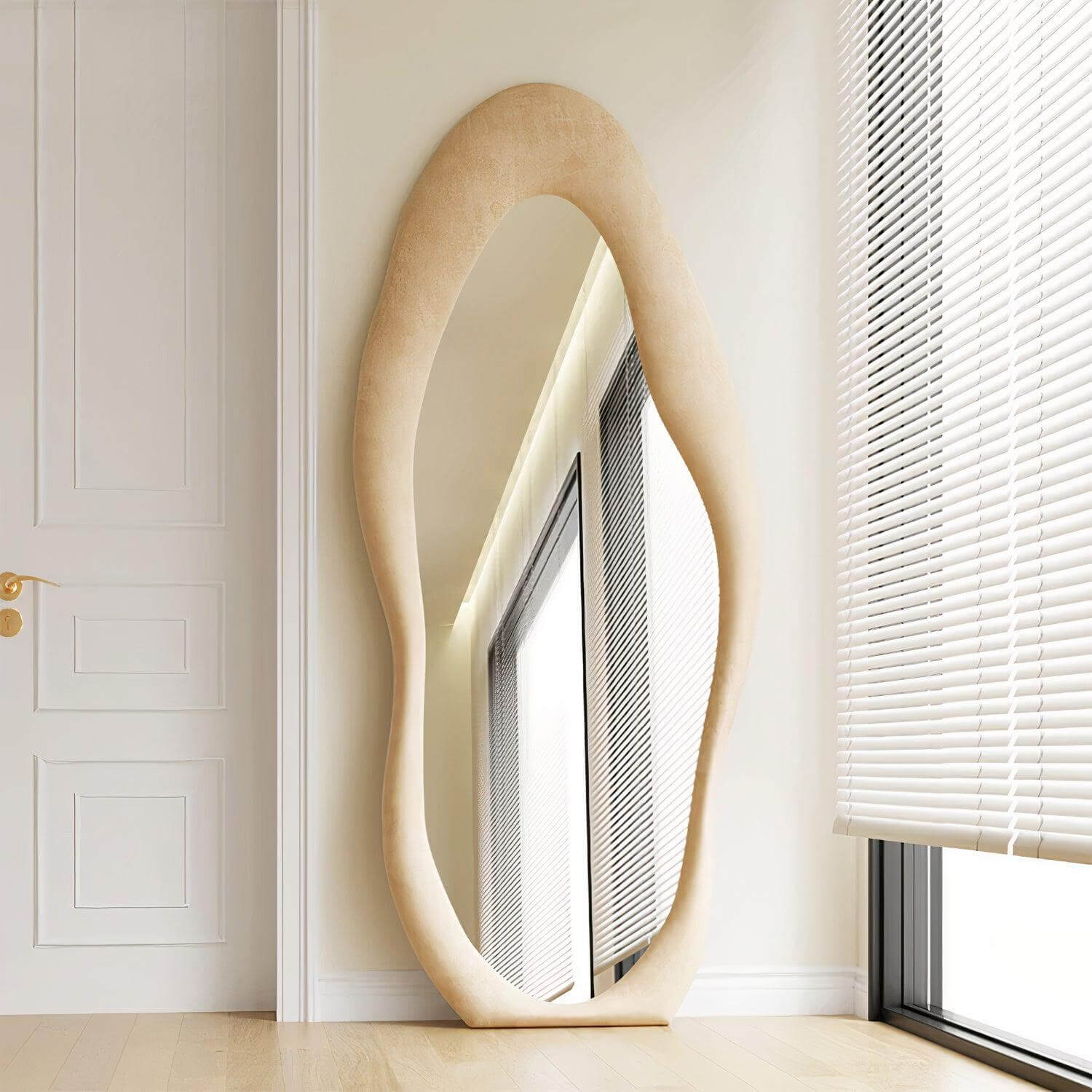 PAOLA MIRROR