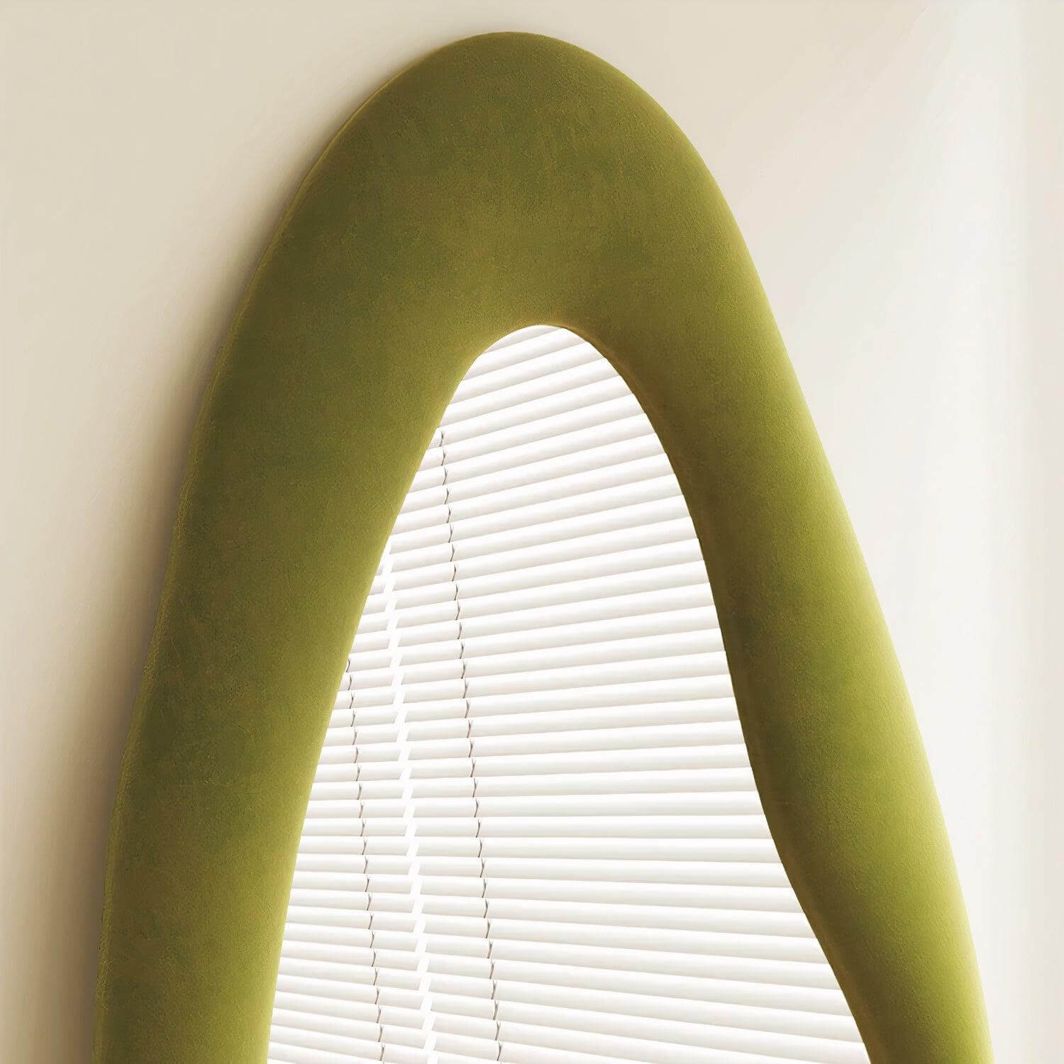 PAOLA MIRROR